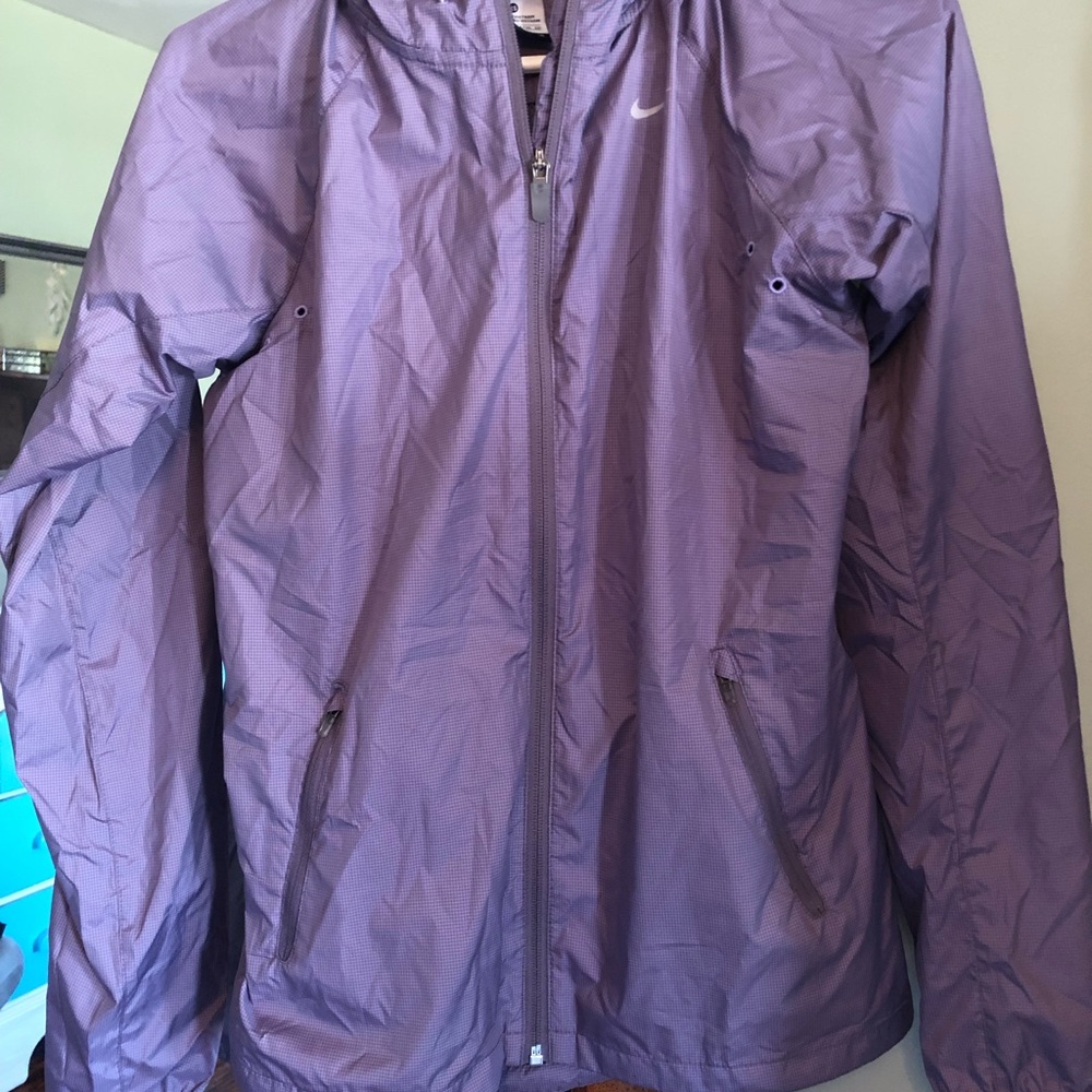 Women’s purple wind runner